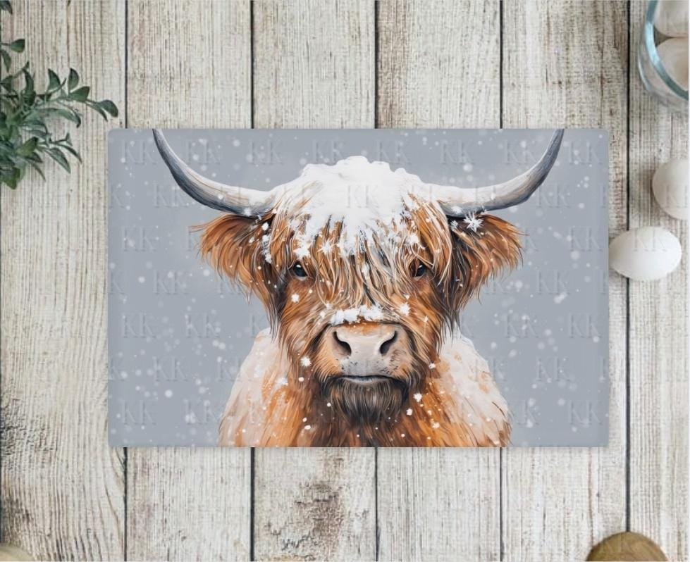 Highland Cow Glass Chopping Board - Worktop Saver- Winter Highland coo - Winter Decor - Snow - Country Kitchen Decor